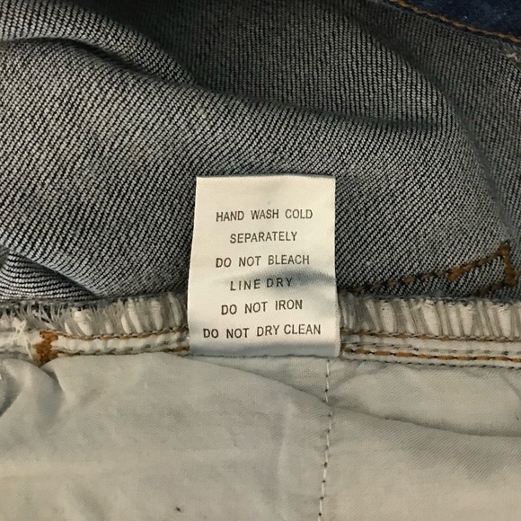 🔴 4/$15 New distressed blue medium wash denim shorts with raw hem in size S NWT - Picture 10 of 10